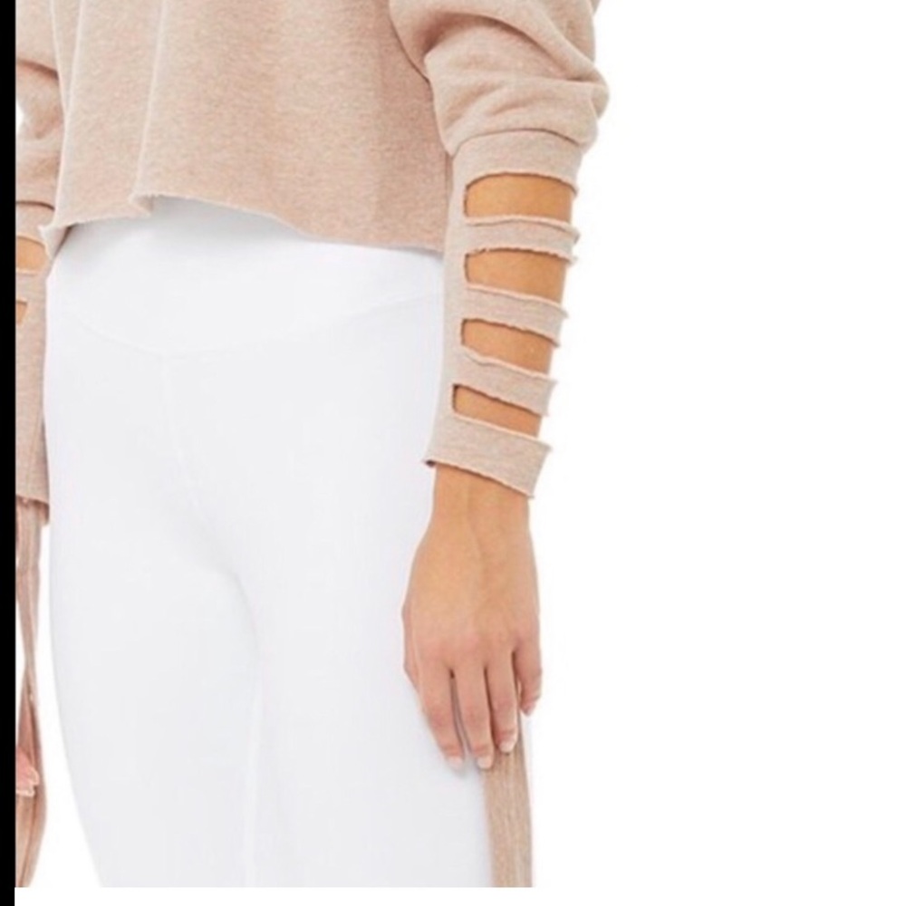 ALO Yoga Beige tribe long Sleeve Cut-Out top - Picture 11 of 11